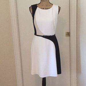 White House Black Market dress, sz 6, belted